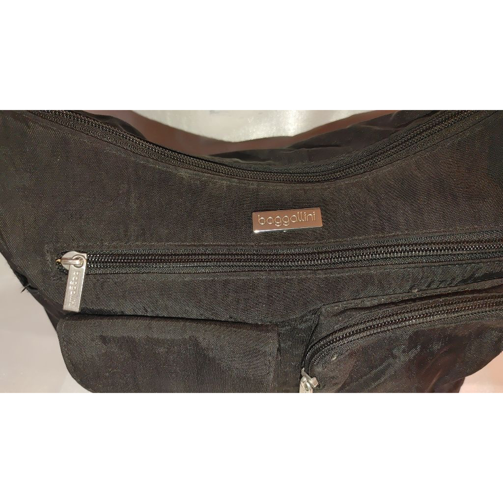 The Baggallini Everyday Crossbody Bag - Picture 3 of 6